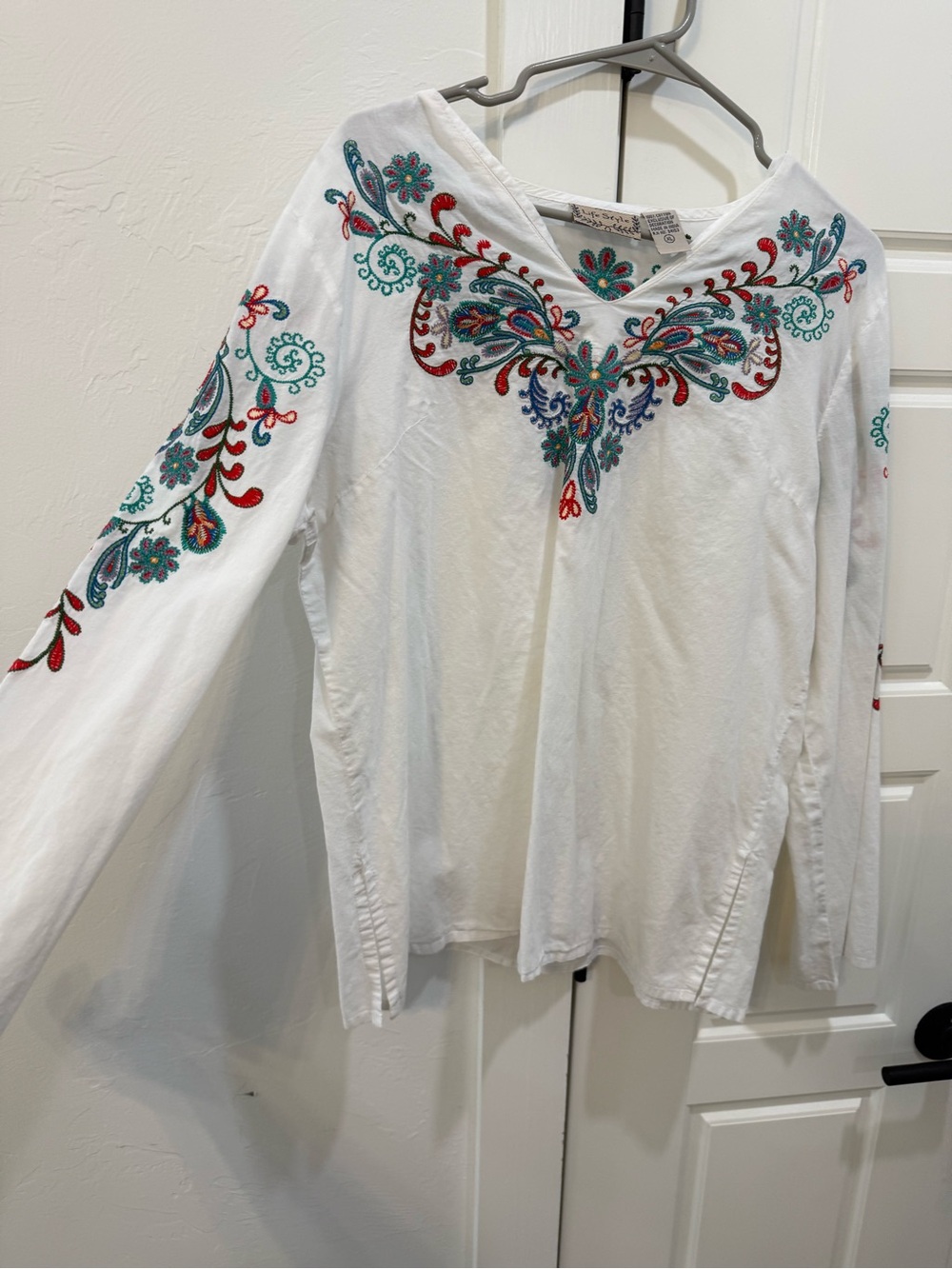 White Embroidered V-Neck Long-Sleeve Blouse with Teal & Red Floral Motif